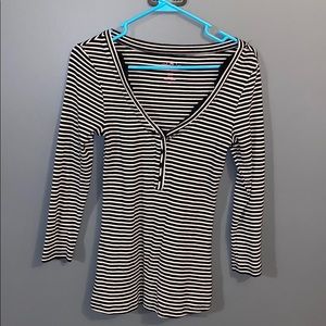 Old Navy Striped V Neck 3/4 Sleeve